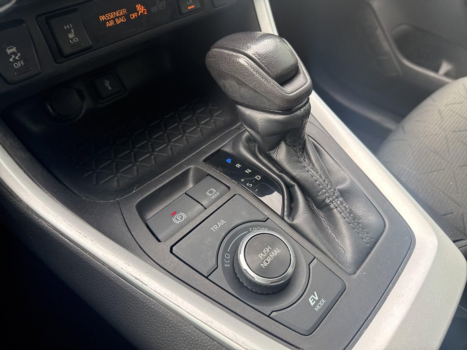 Thumbnail: 2022 Toyota RAV4 - 29