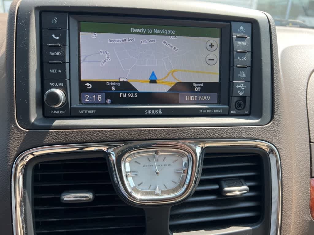 Thumbnail: 2015 Chrysler Town & Country - 5