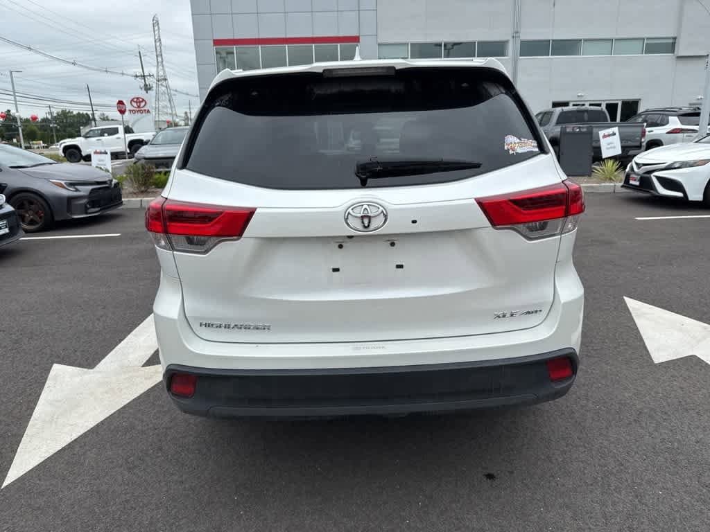 Thumbnail: 2019 Toyota Highlander - 6