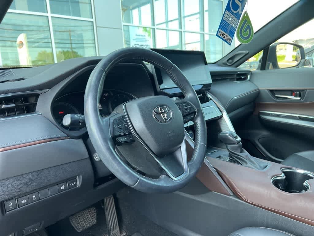 Thumbnail: 2021 Toyota Venza - 14
