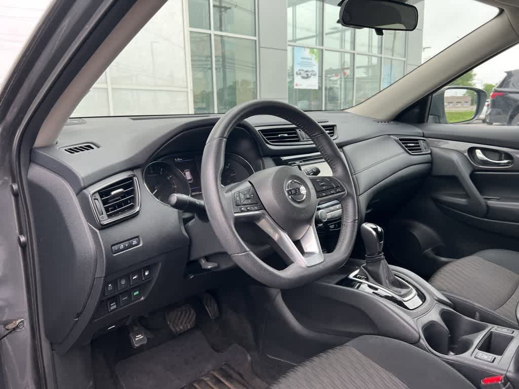 2019 Nissan Rogue SV 6