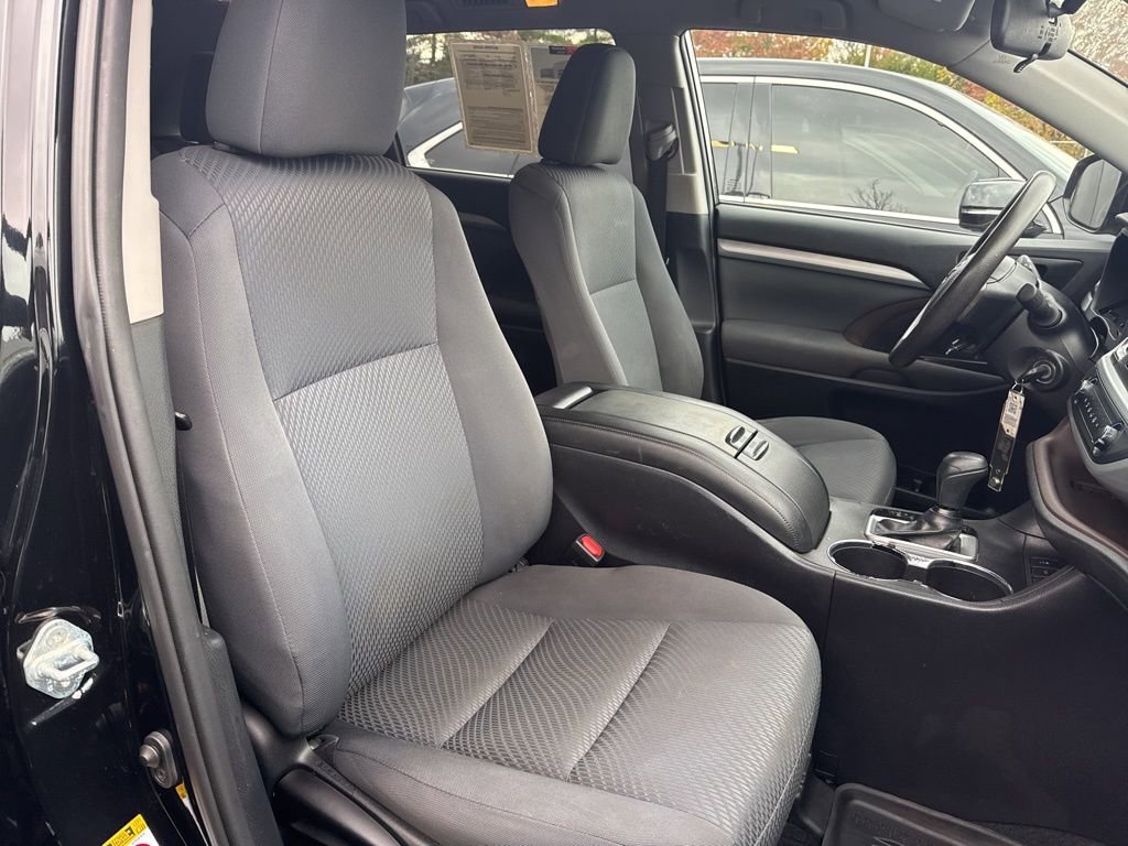 Thumbnail: 2019 Toyota Highlander - 28