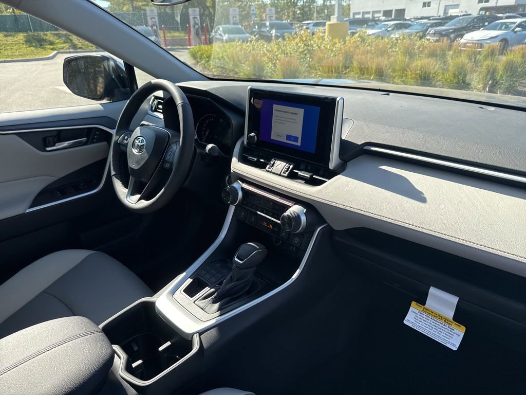 Thumbnail: 2025 Toyota RAV4 - 13