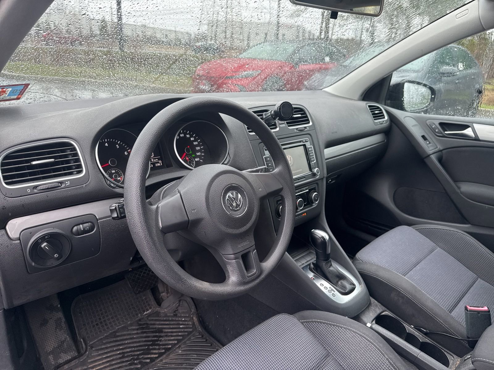 Thumbnail: 2012 Volkswagen Golf - 16