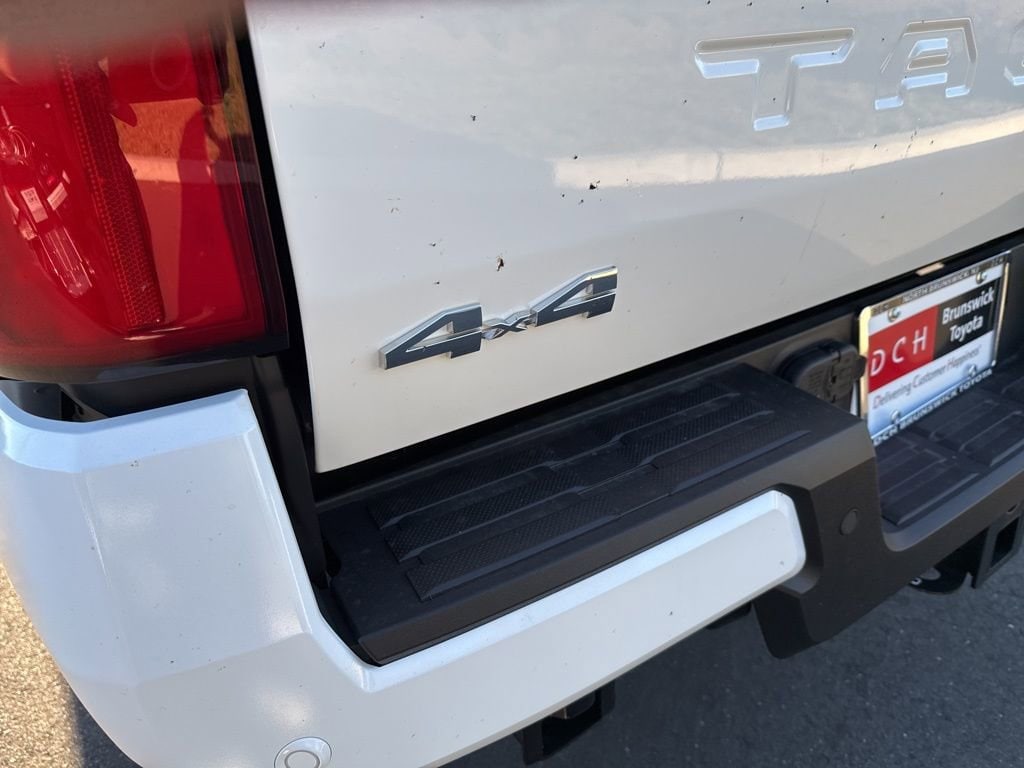 Thumbnail: 2025 Toyota Tacoma - 9