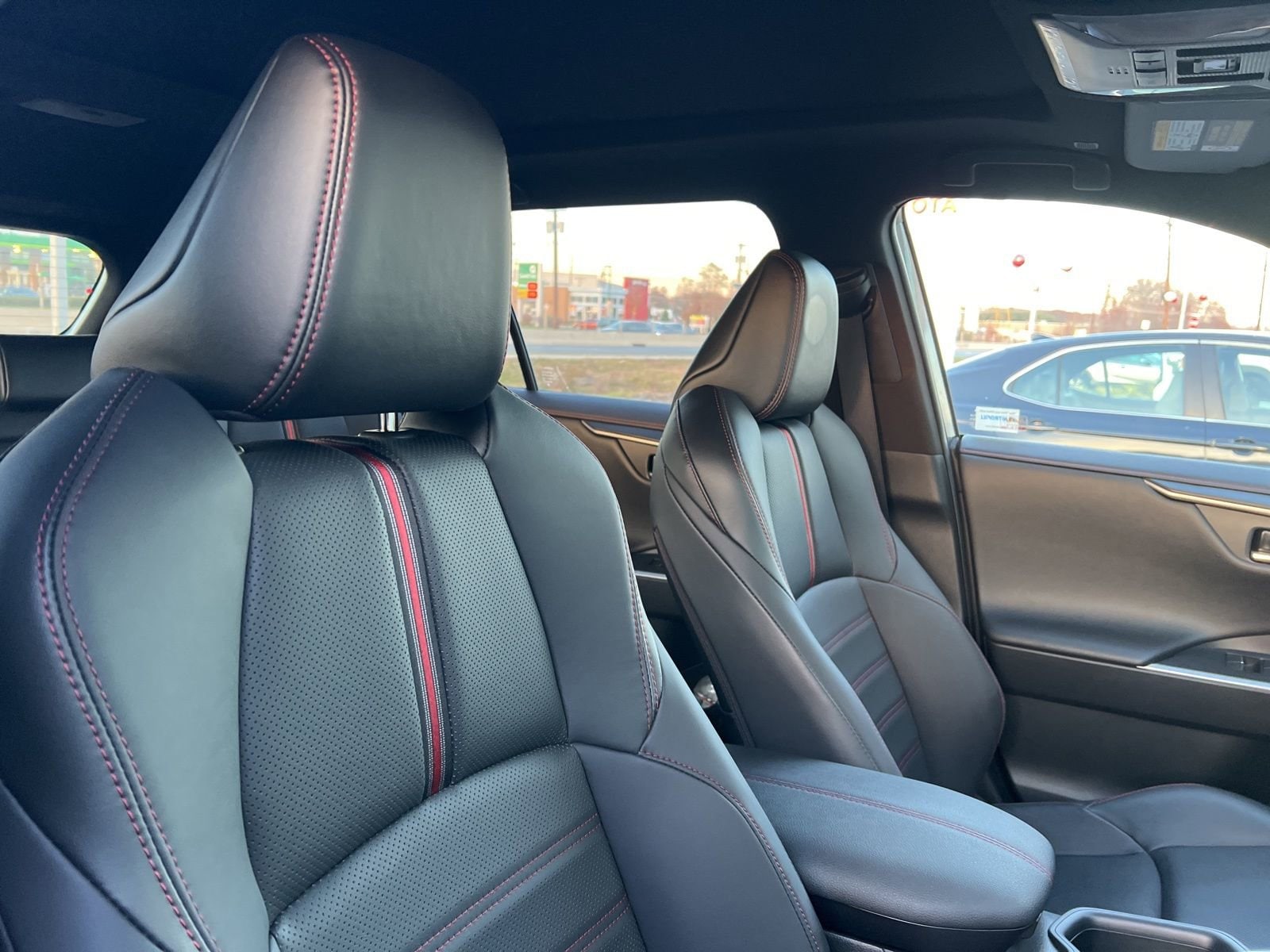 Thumbnail: 2023 Toyota RAV4 - 17