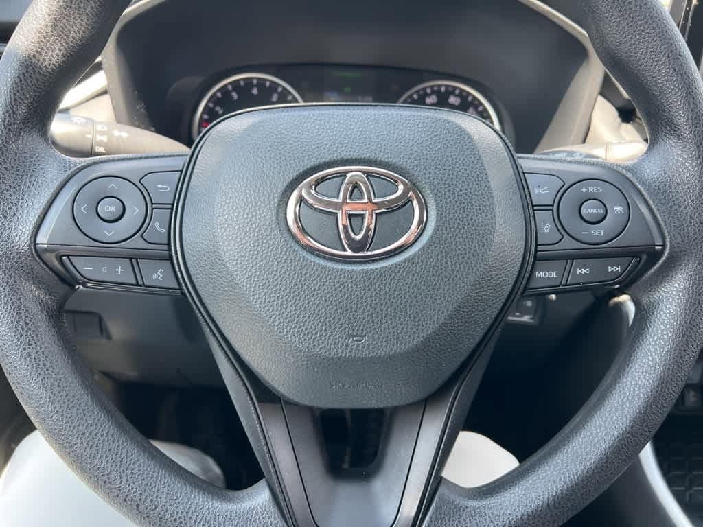 Thumbnail: 2022 Toyota RAV4 - 17