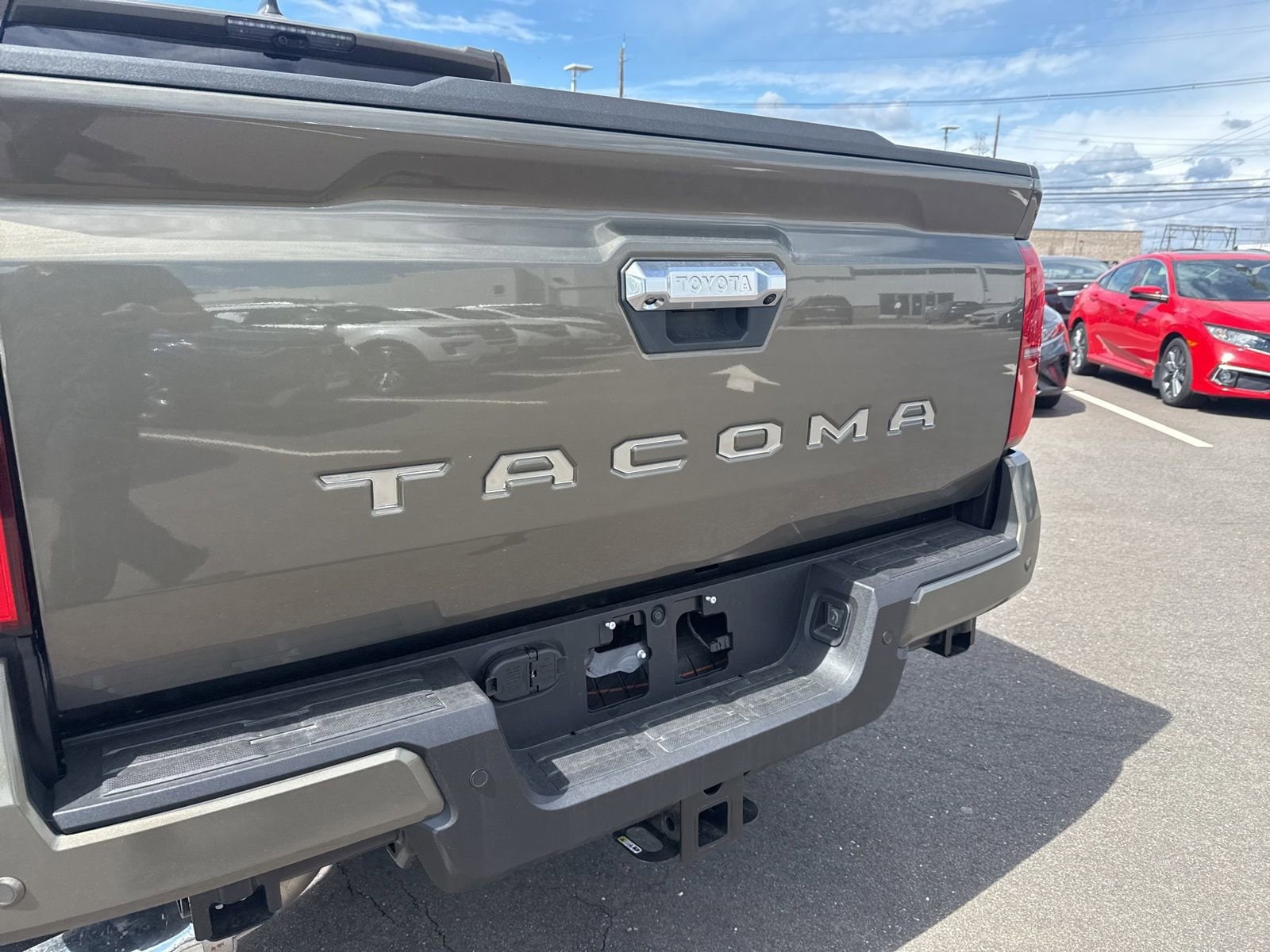 2026 Toyota Tacoma Limited - Photo 9