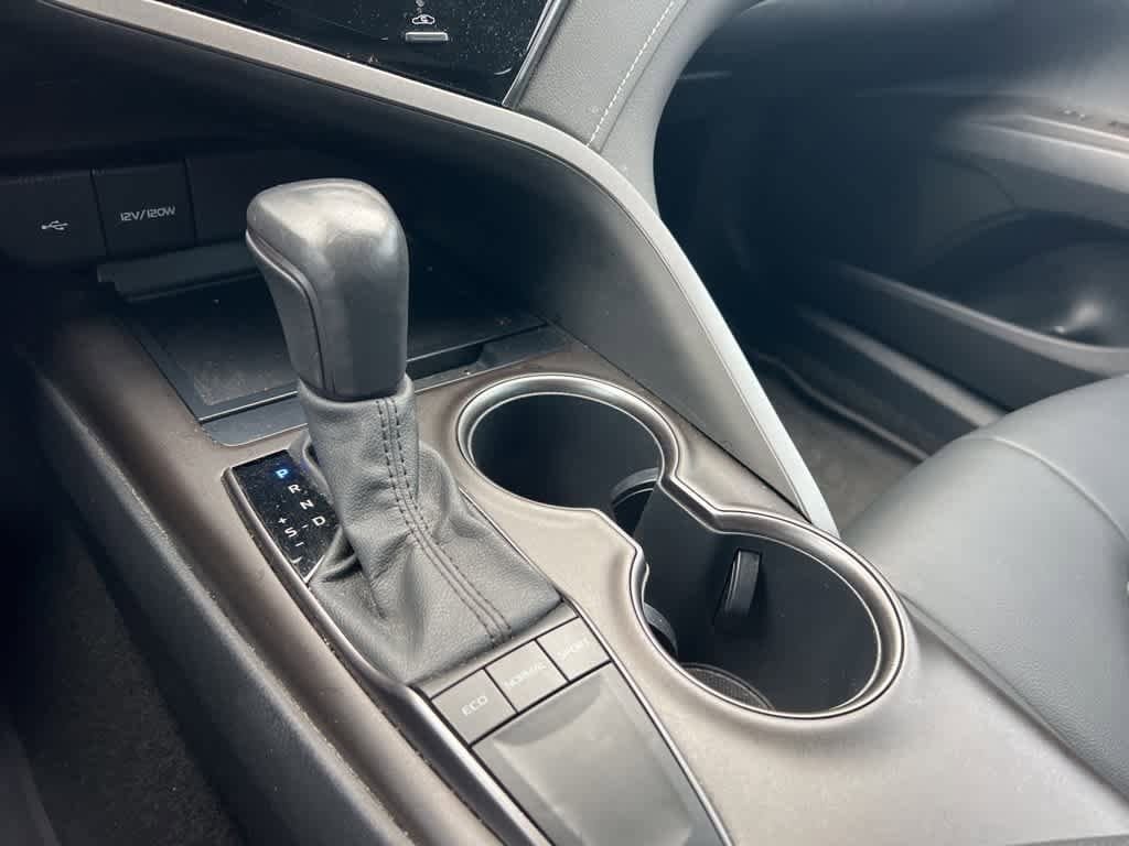 2022 Toyota Camry SE 20