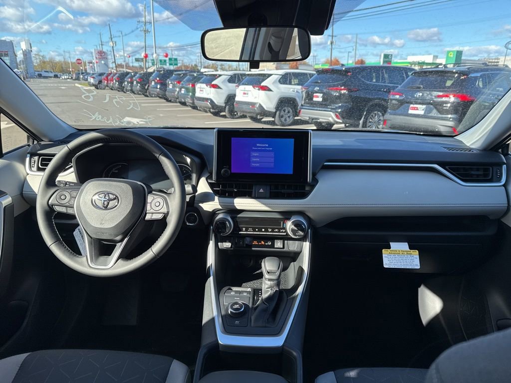 Thumbnail: 2025 Toyota RAV4 - 17