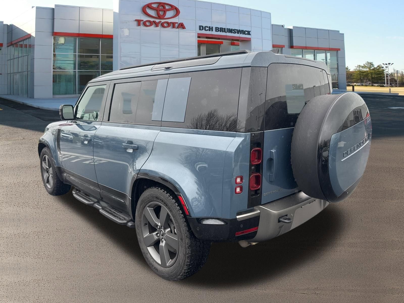 Thumbnail: 2025 Land Rover Defender - 12