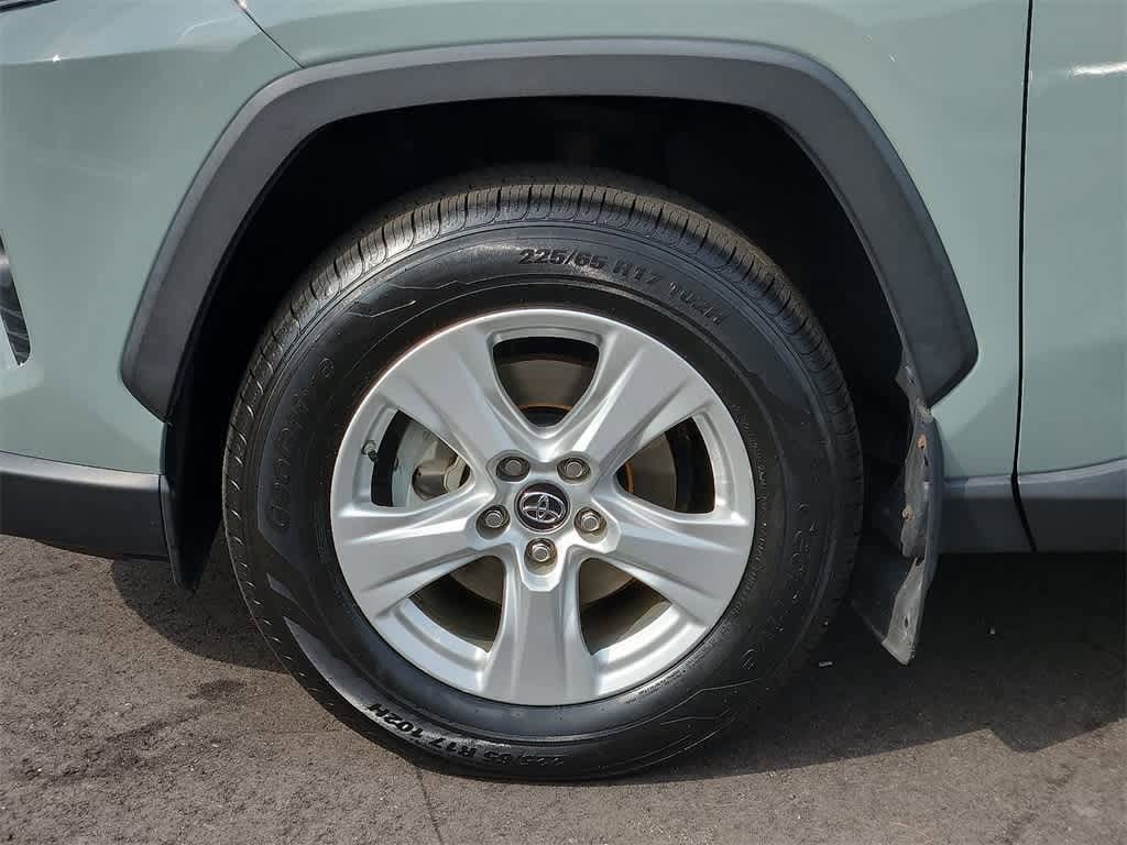 Thumbnail: 2019 Toyota RAV4 - 14