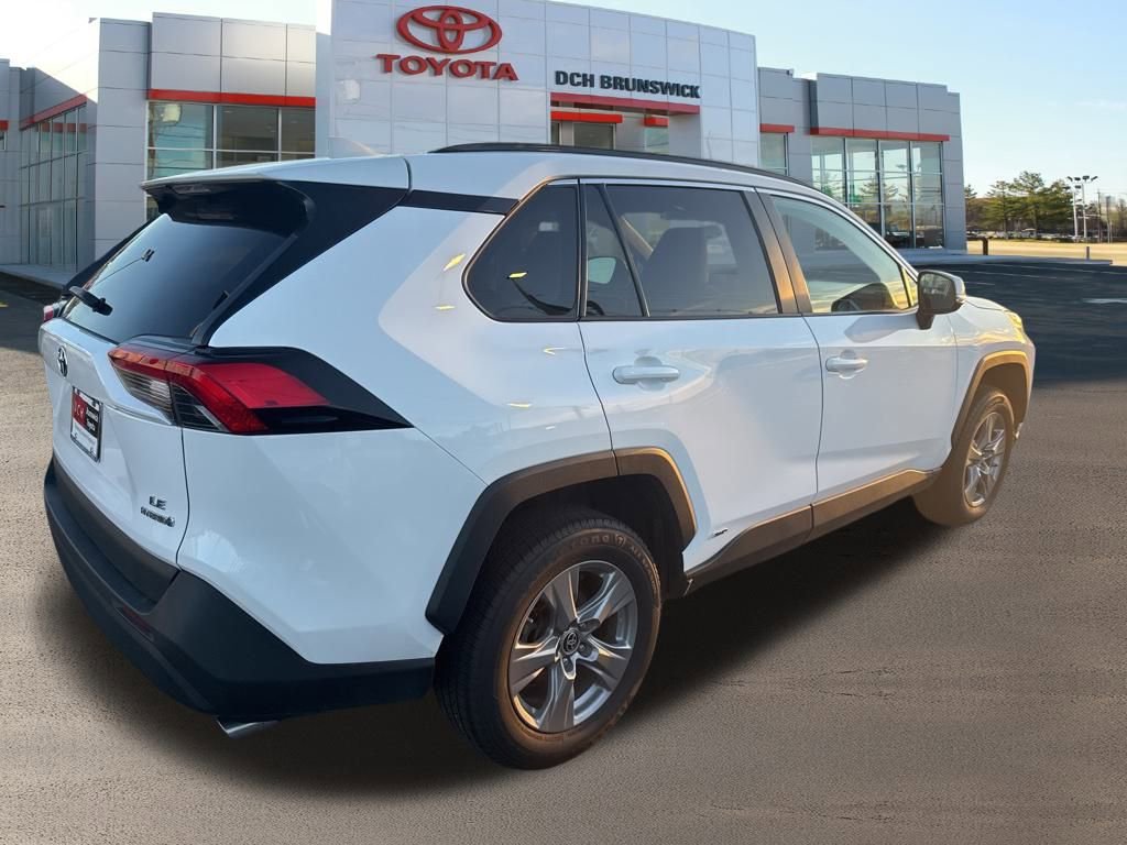 Thumbnail: 2022 Toyota RAV4 - 5