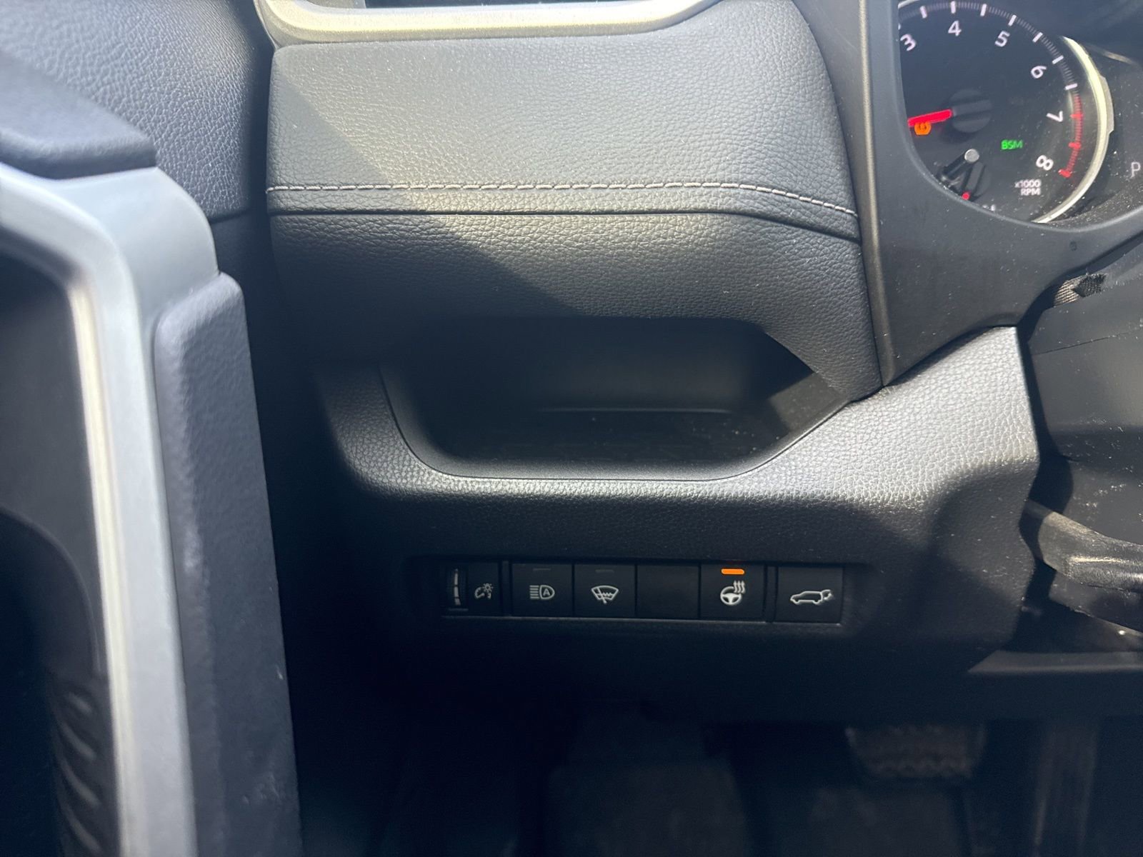 Thumbnail: 2019 Toyota RAV4 - 29