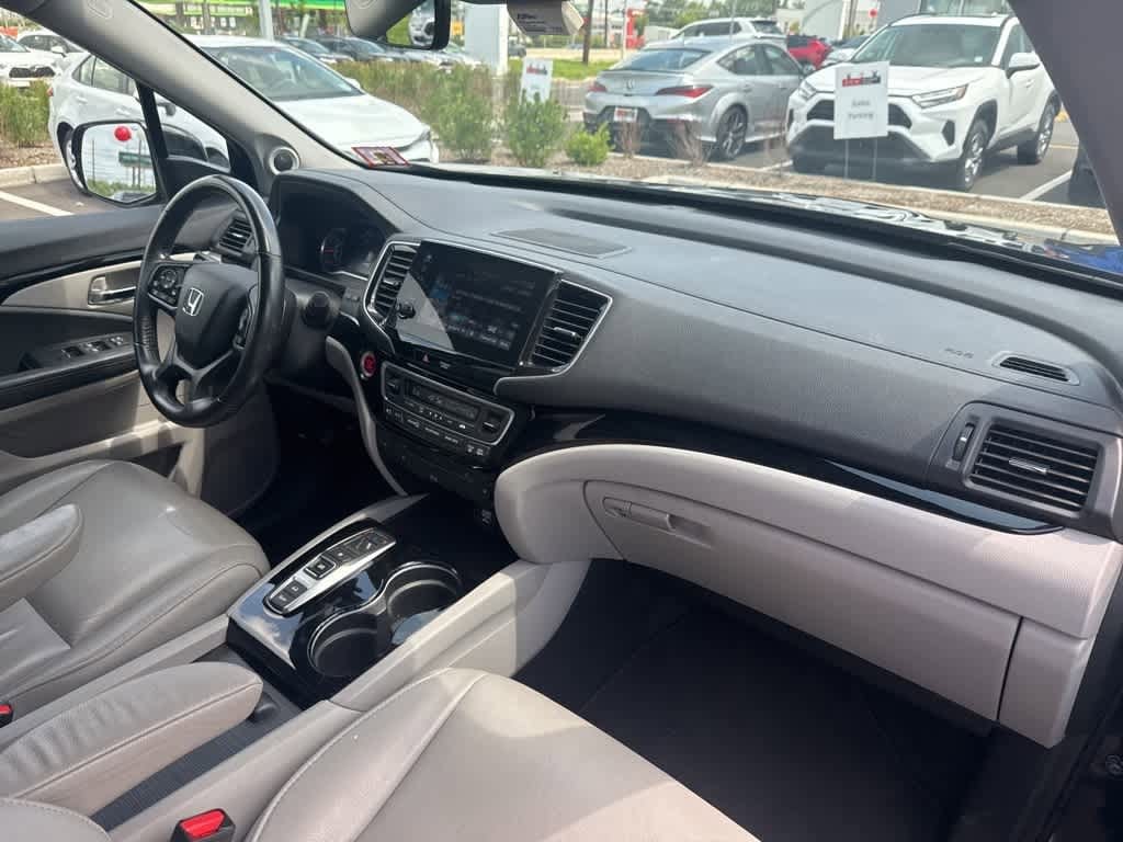 Thumbnail: 2019 Honda Pilot - 18