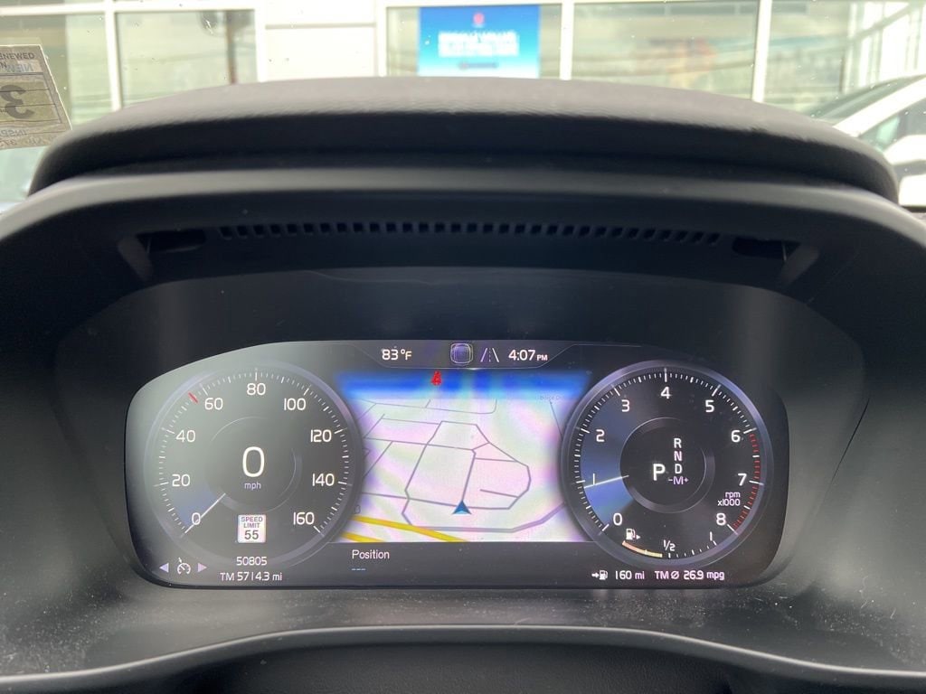 Thumbnail: 2021 Volvo XC40 - 23