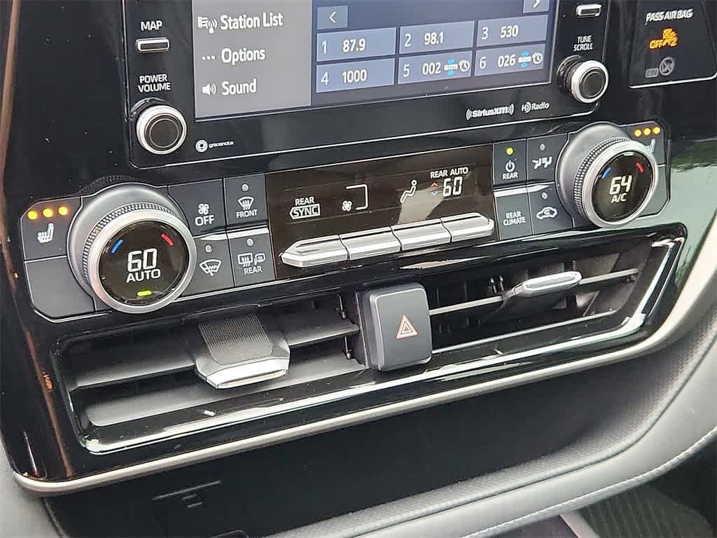 Thumbnail: 2021 Toyota Highlander - 21