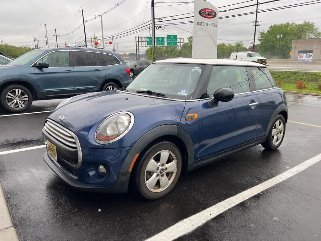 2014 MINI Cooper Hardtop  Hero Image