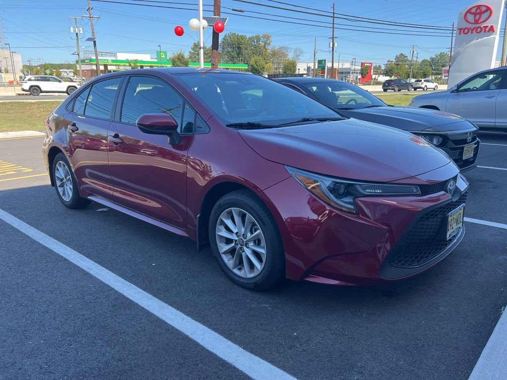 2022 Toyota Corolla LE photo 2
