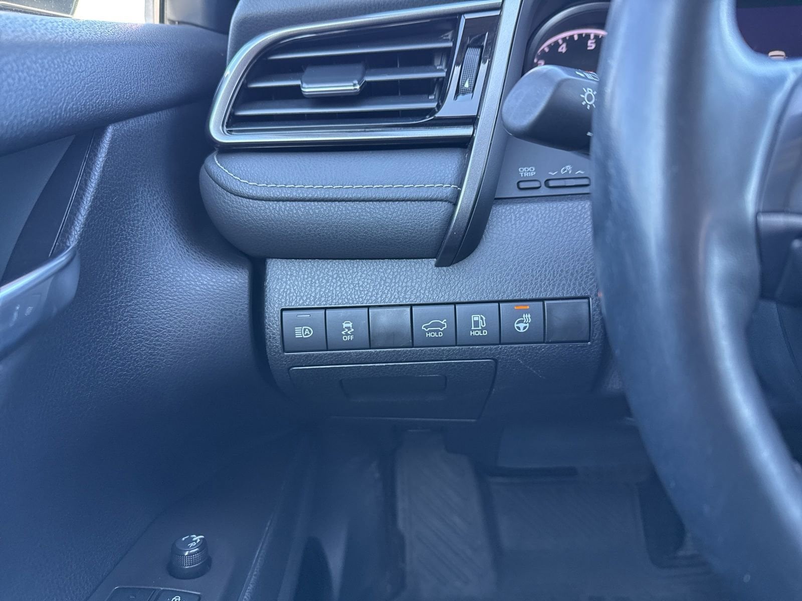 Thumbnail: 2023 Toyota Camry - 32