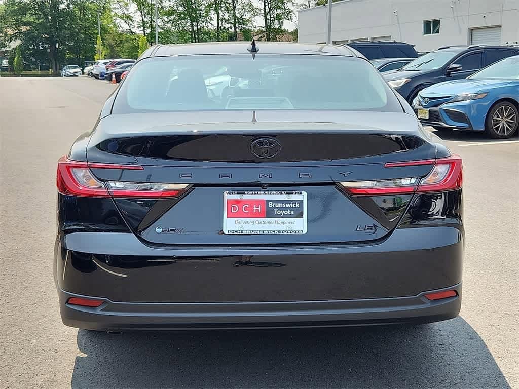 2025 Toyota Camry LE 5