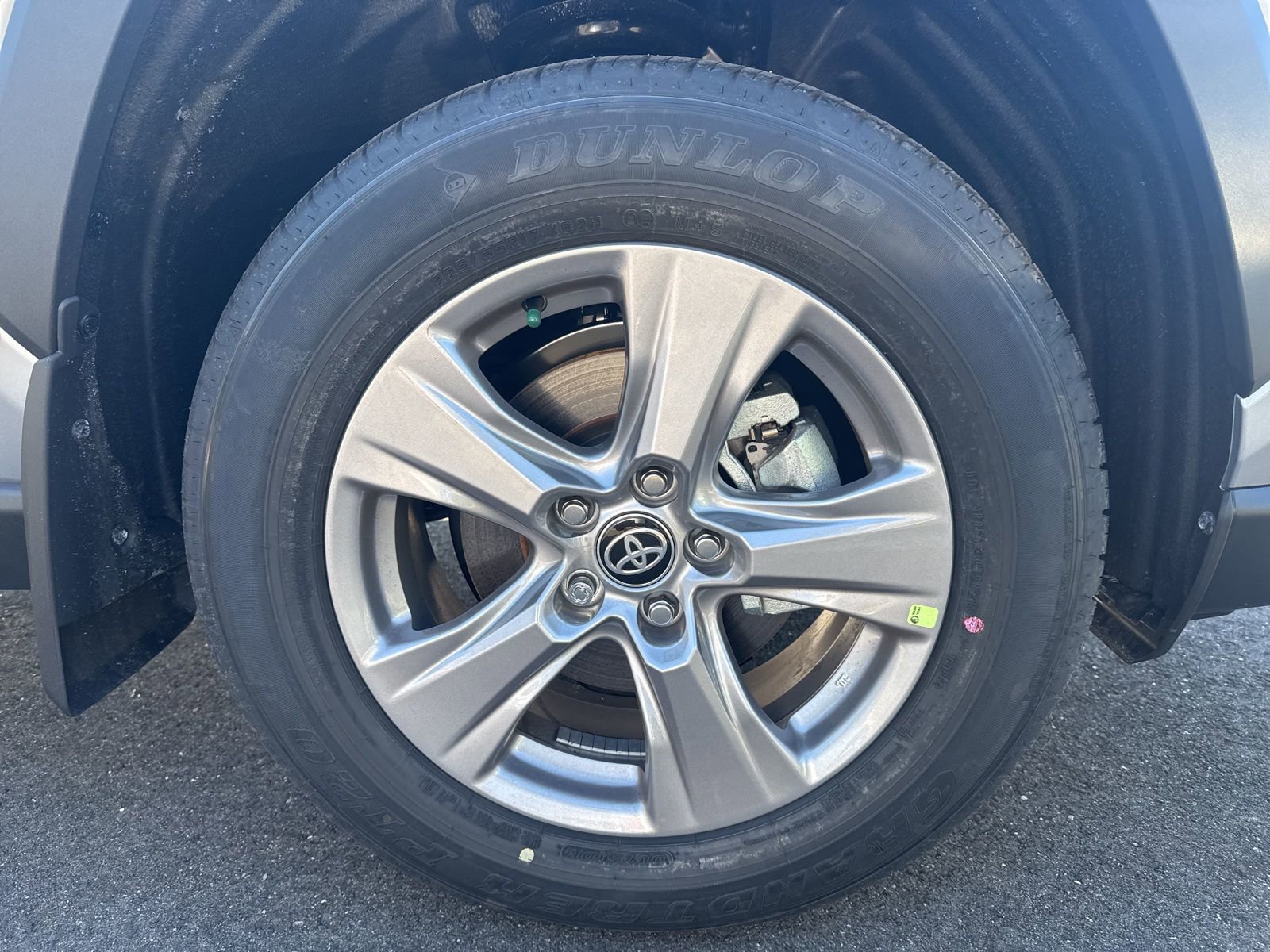 Thumbnail: 2025 Toyota RAV4 - 8