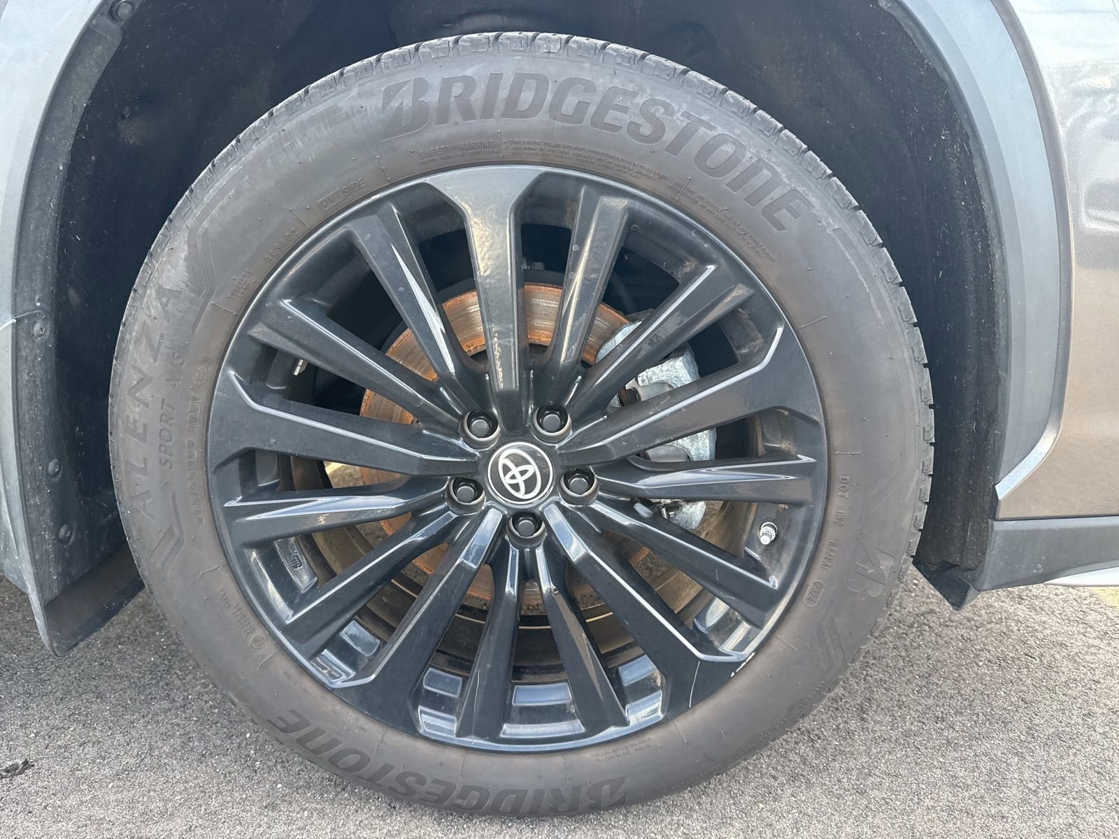 Thumbnail: 2023 Toyota Highlander - 5