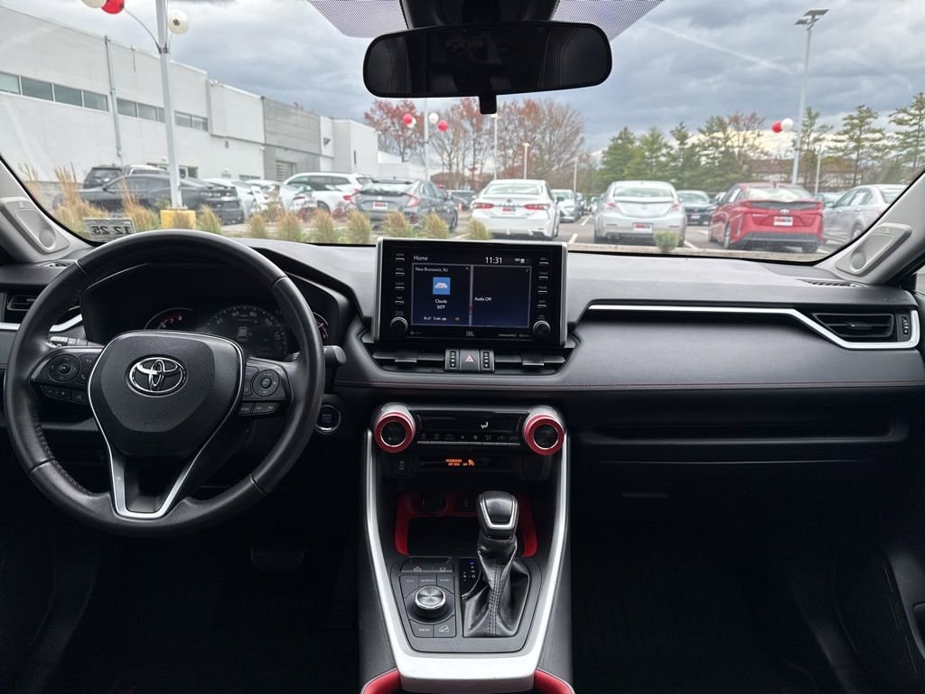 Thumbnail: 2020 Toyota RAV4 - 33