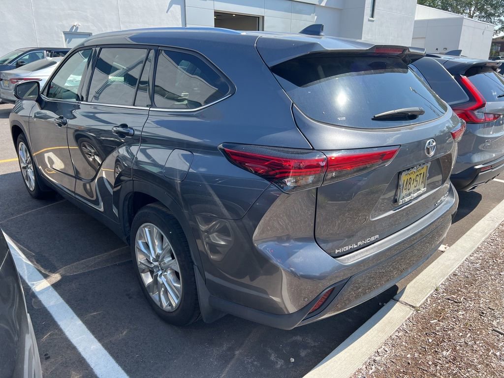 Thumbnail: 2023 Toyota Highlander - 5