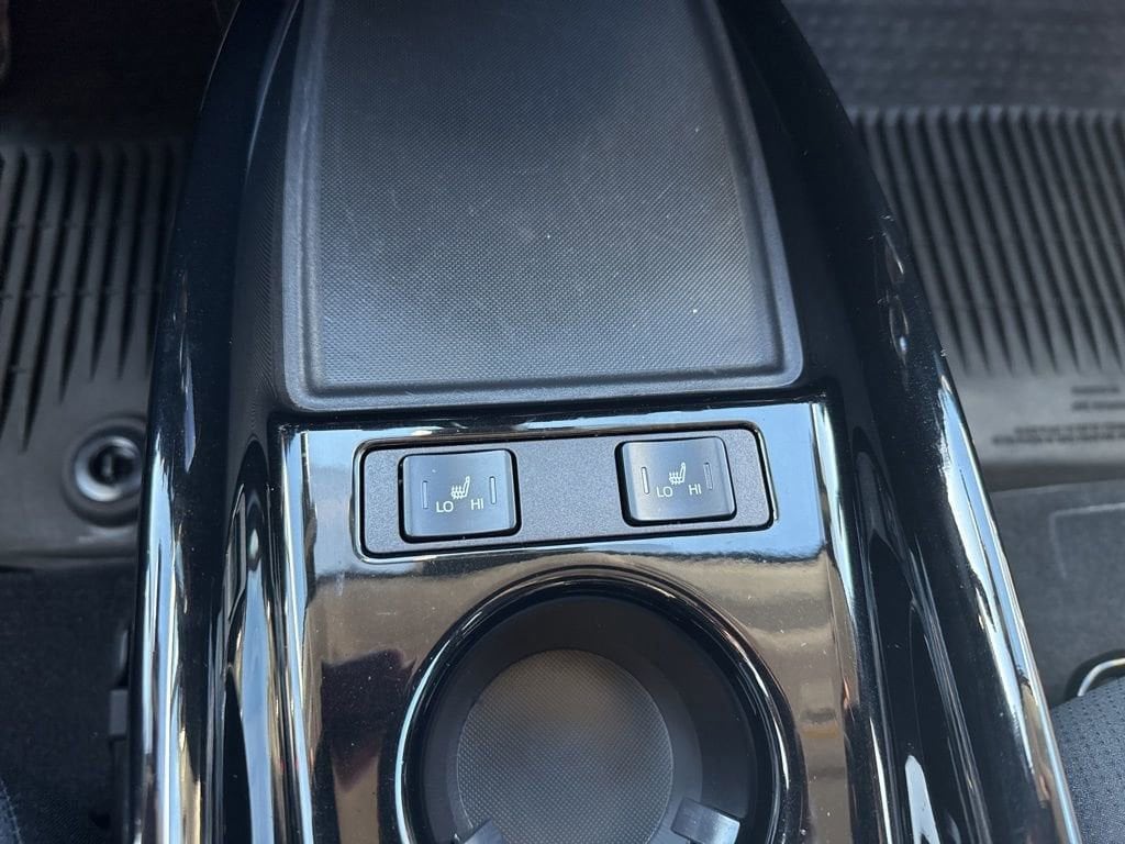 Thumbnail: 2022 Toyota Prius Prime - 37