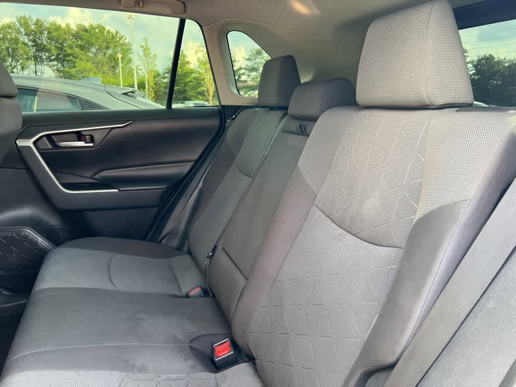 Thumbnail: 2019 Toyota RAV4 - 16