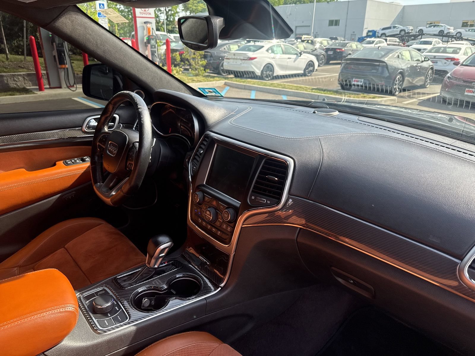 Thumbnail: 2017 Jeep Grand Cherokee - 20