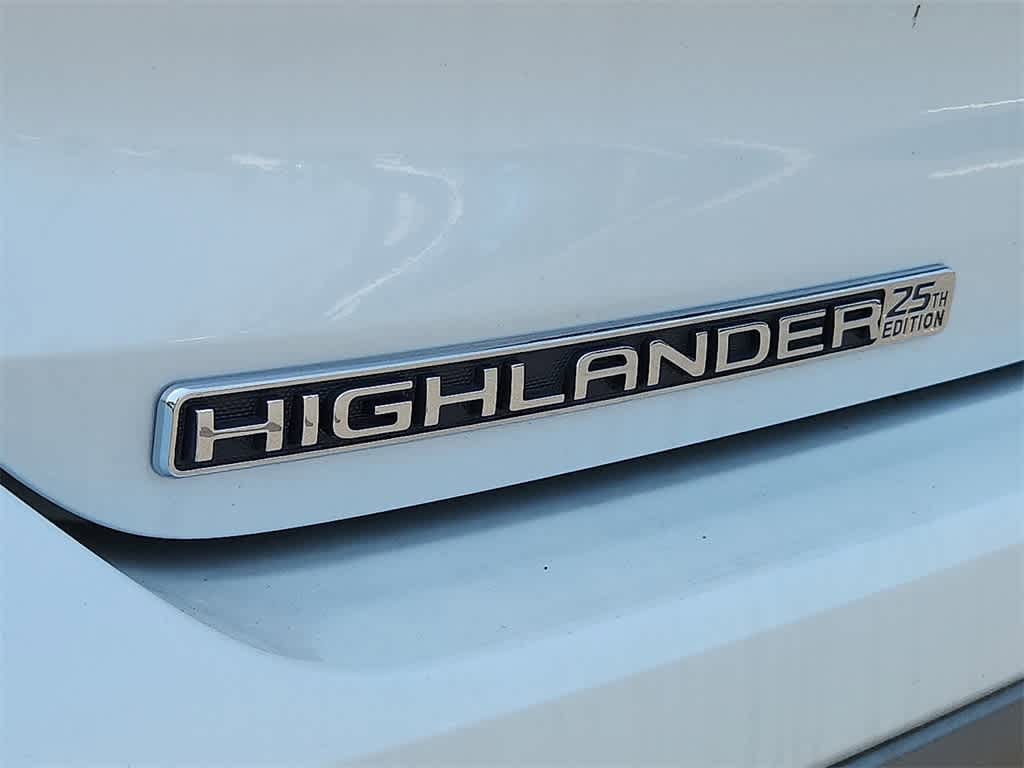 2025 Toyota Highlander Limited 16