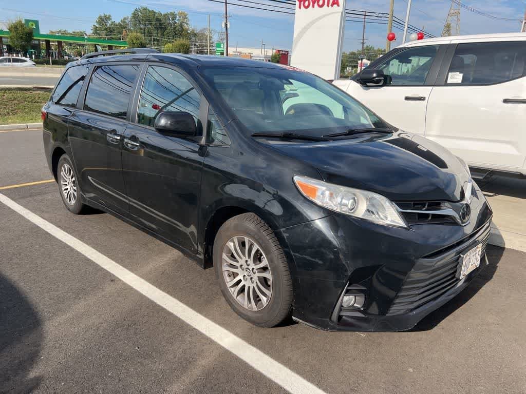 Thumbnail: 2020 Toyota Sienna - 2
