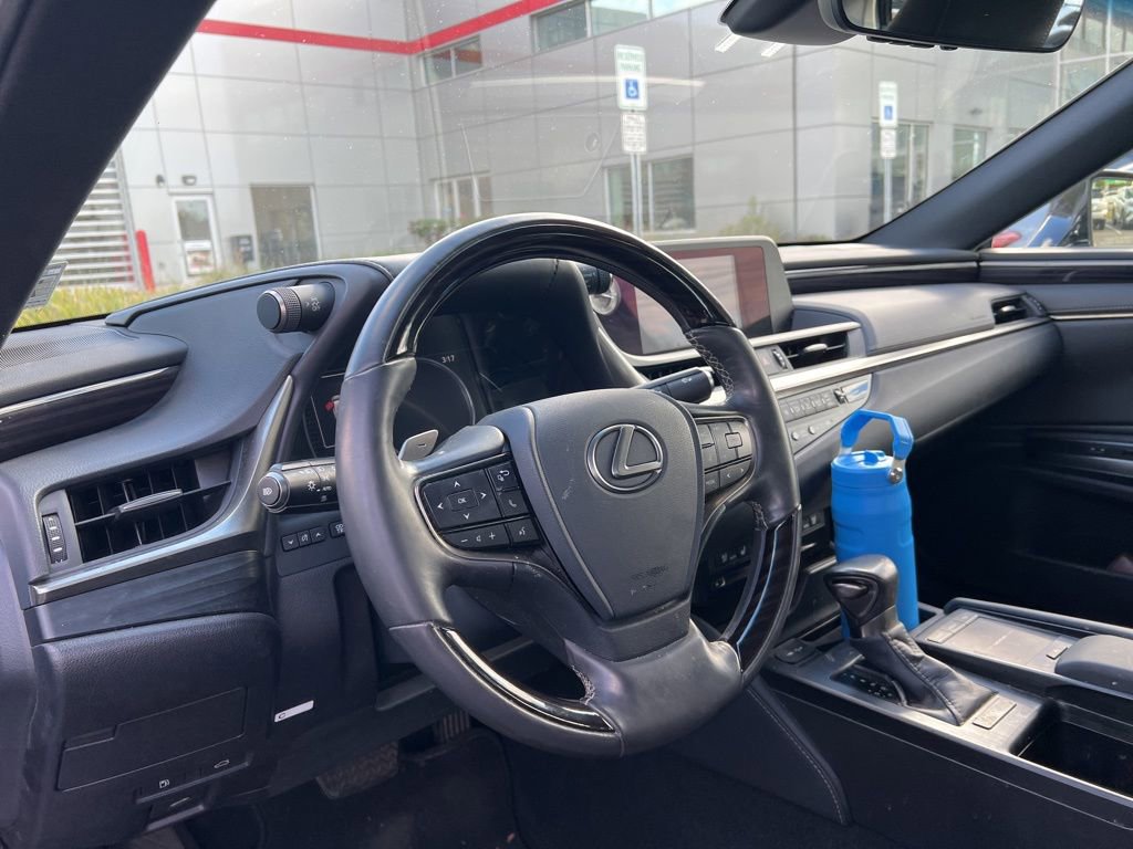 Thumbnail: 2020 Lexus ES - 13