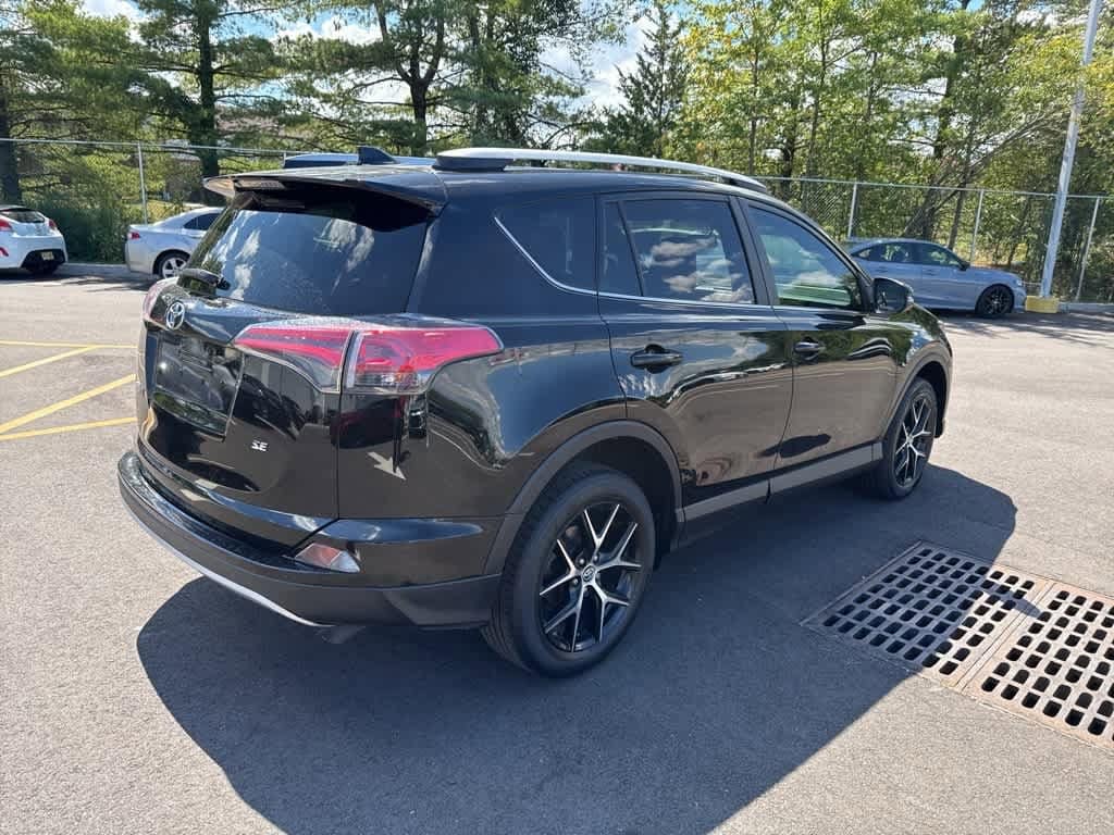 Thumbnail: 2016 Toyota RAV4 - 2