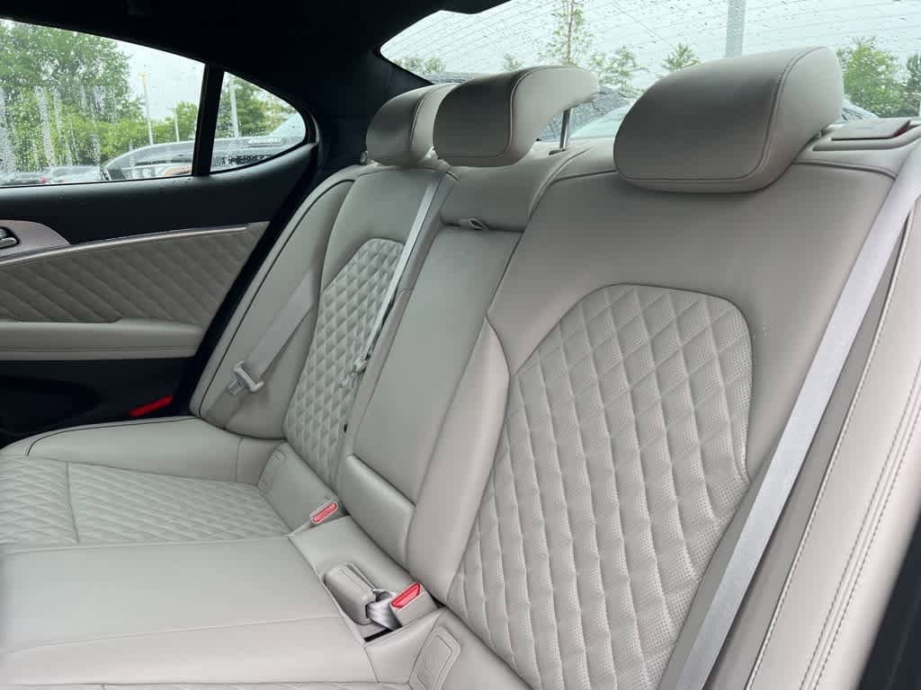 Thumbnail: 2022 Genesis G70 - 15