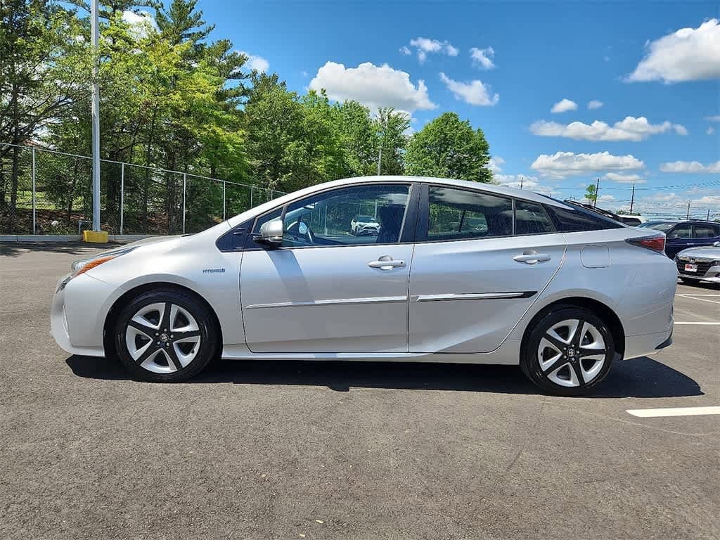 Thumbnail: 2017 Toyota Prius - 13