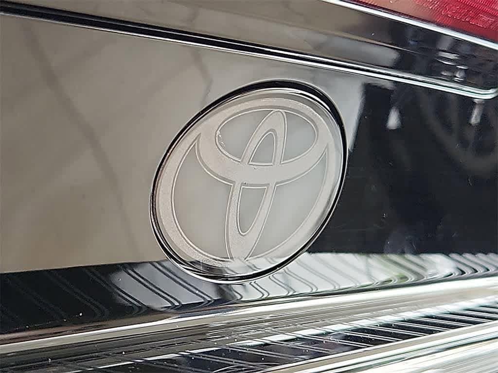 2025 Toyota Prius Plug-in 16