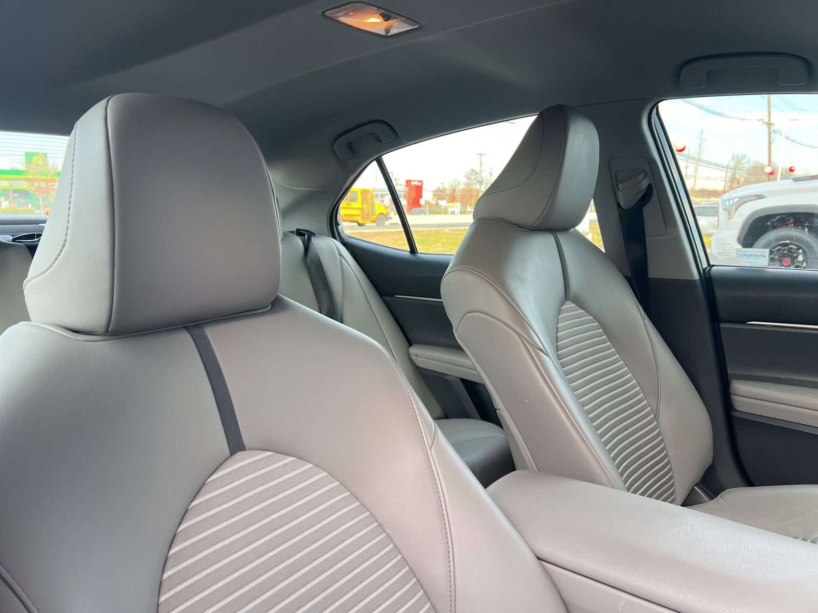 Thumbnail: 2022 Toyota Camry - 16