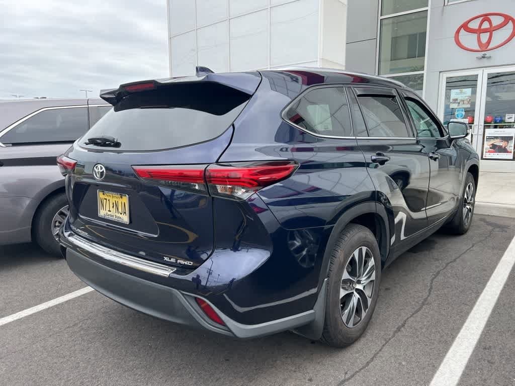 Thumbnail: 2021 Toyota Highlander - 4