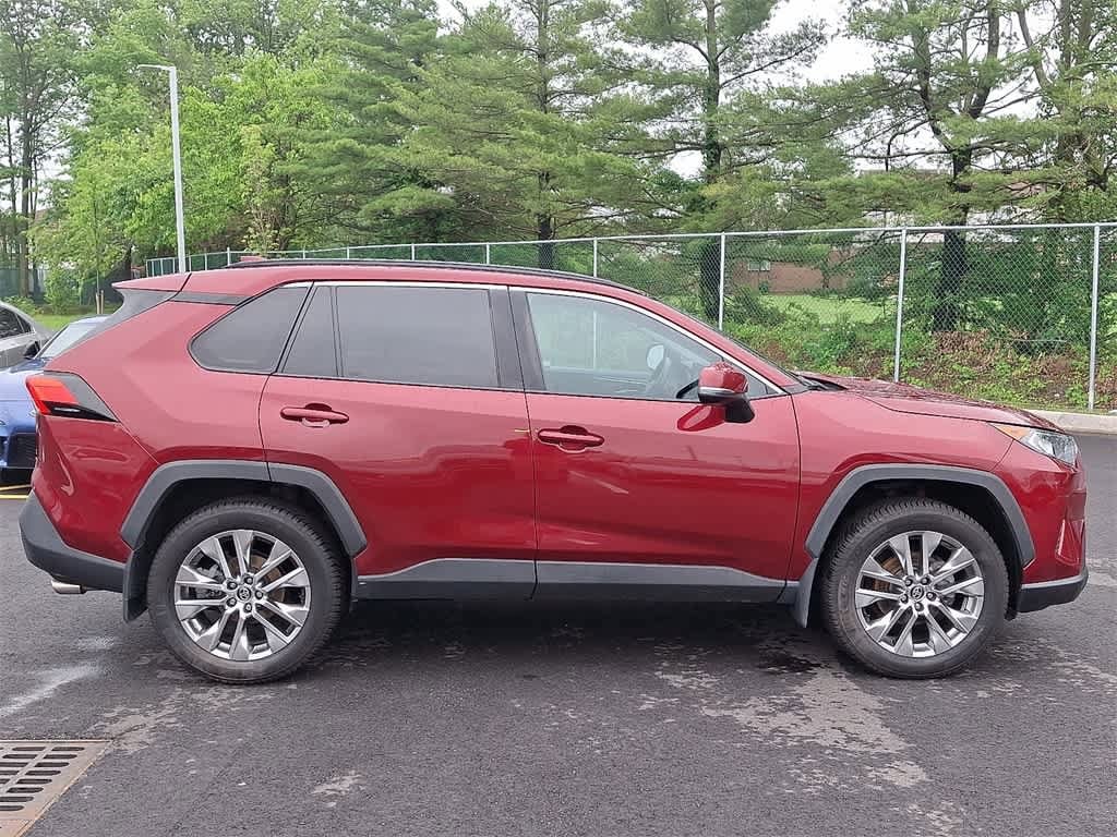 2021 Toyota RAV4 XLE Premium 3