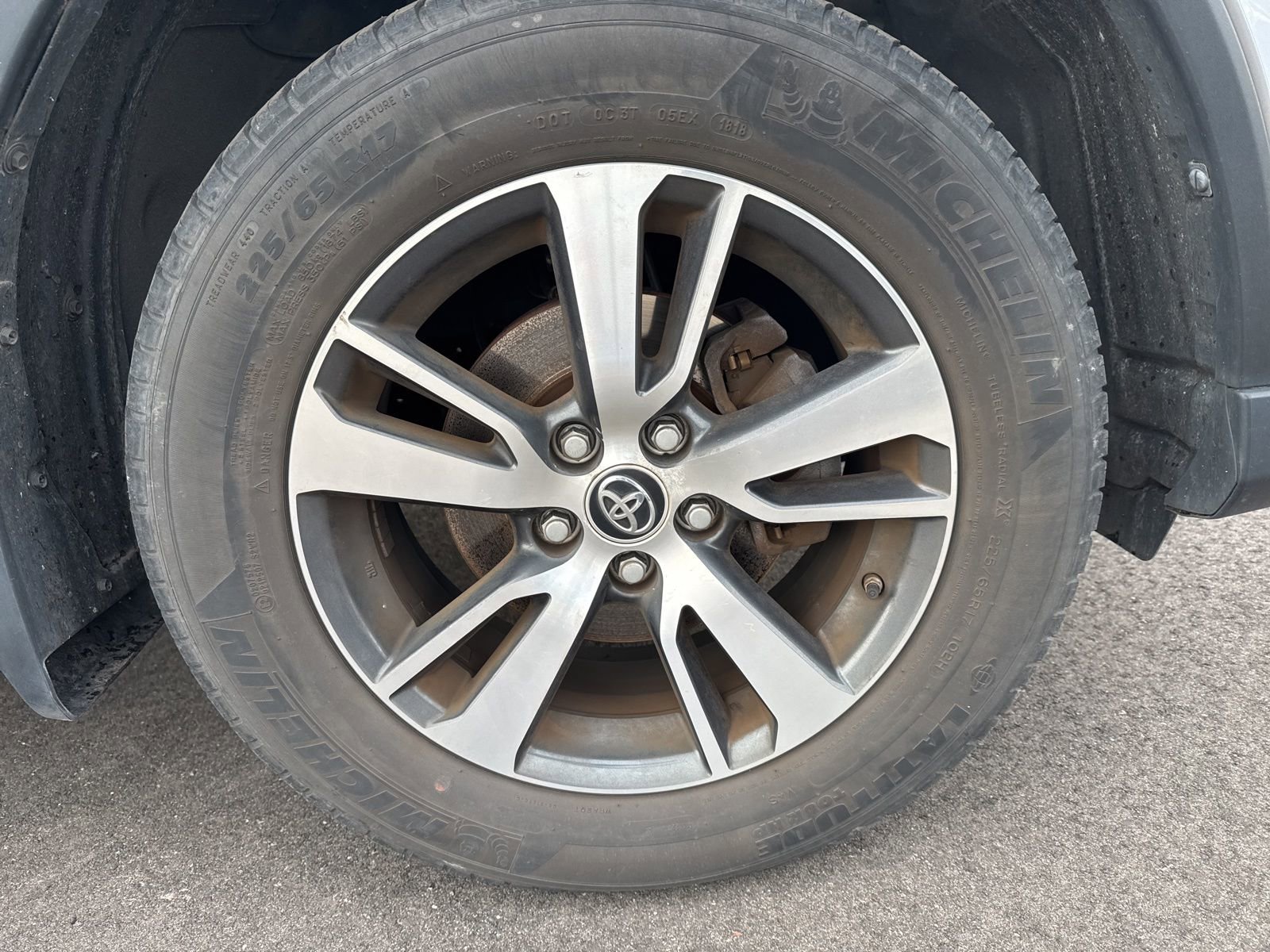 Thumbnail: 2018 Toyota RAV4 - 15