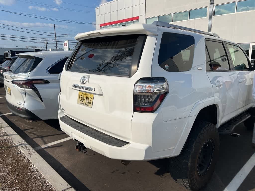 Thumbnail: 2021 Toyota 4Runner - 4