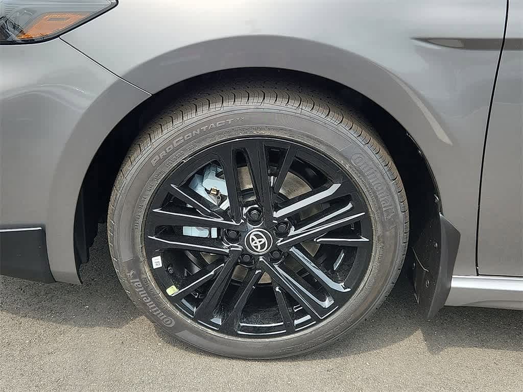 2025 Toyota Camry SE 8