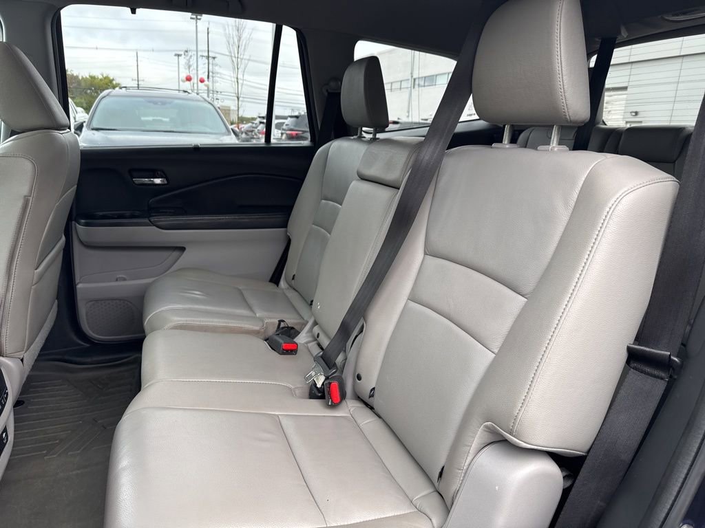 Thumbnail: 2016 Honda Pilot - 19