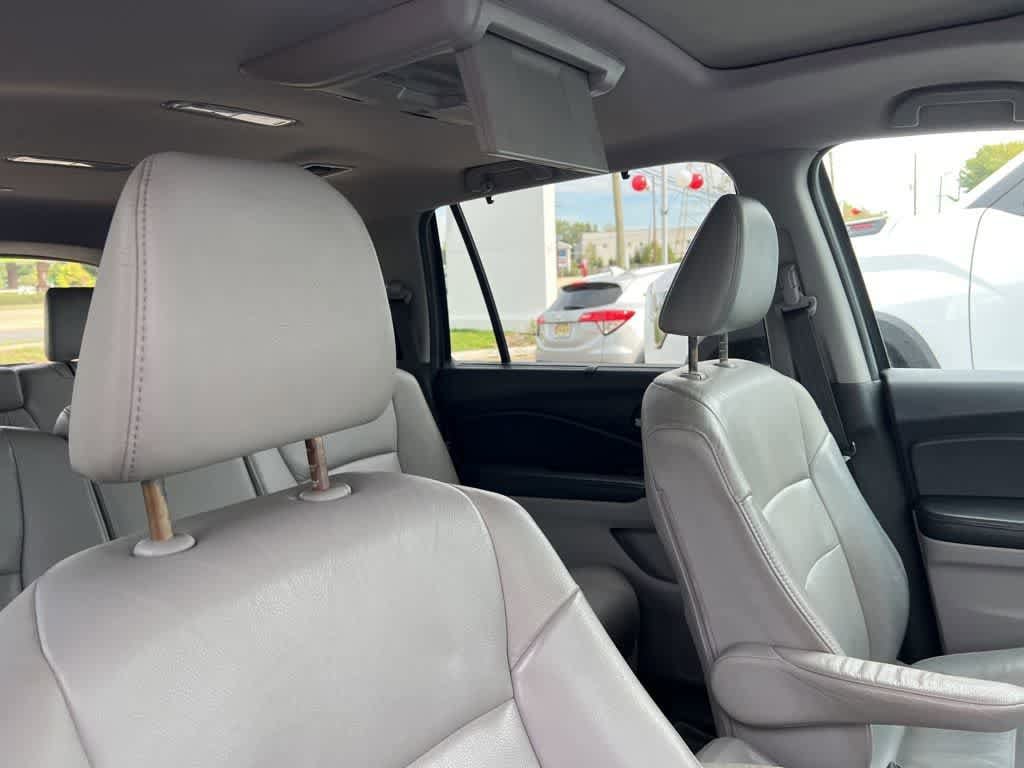 Thumbnail: 2016 Honda Pilot - 16