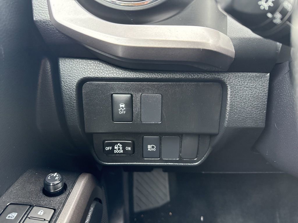 Thumbnail: 2021 Toyota Tacoma - 31