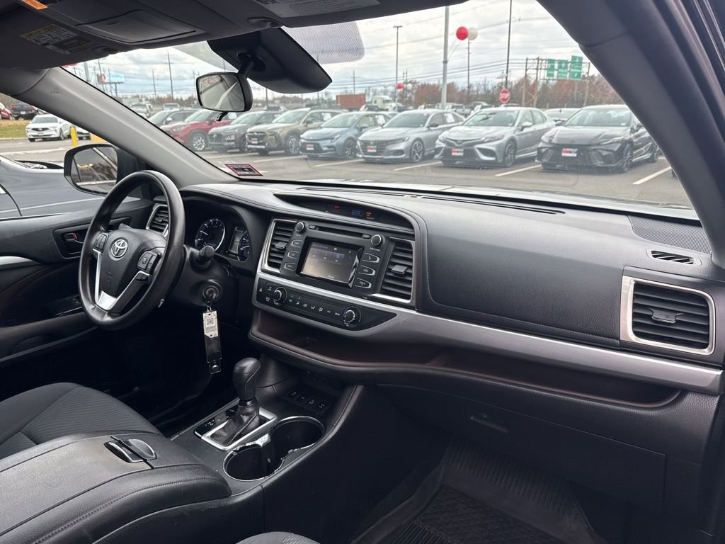 Thumbnail: 2019 Toyota Highlander - 27