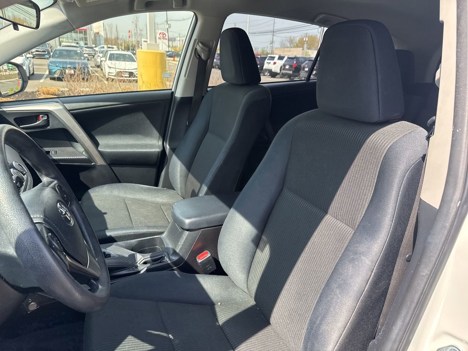 Thumbnail: 2015 Toyota RAV4 - 17